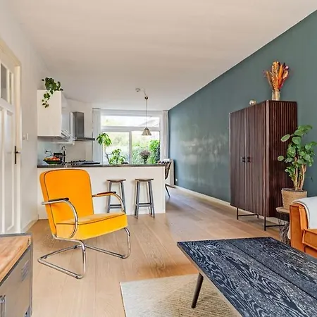 Lovely 2-bed Ground Floor With Backyard *