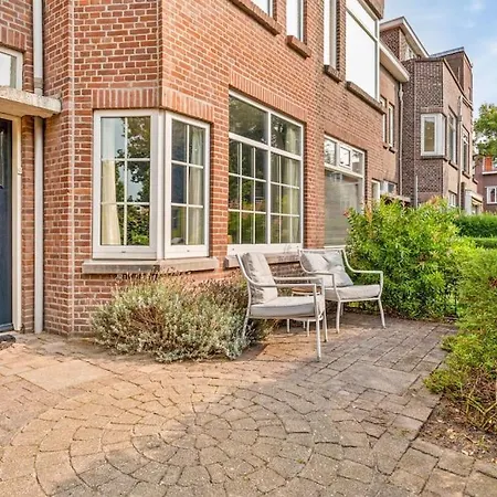 Apartment Lovely 2-bed Ground Floor With Backyard