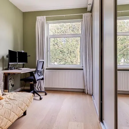 Lovely 2-bed Ground Floor With Backyard Apartment *