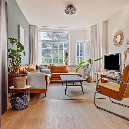 Lovely 2-bed Ground Floor With Backyard Apartment Rijswijk
