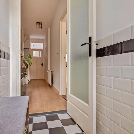 Lovely 2-bed Ground Floor With Backyard *