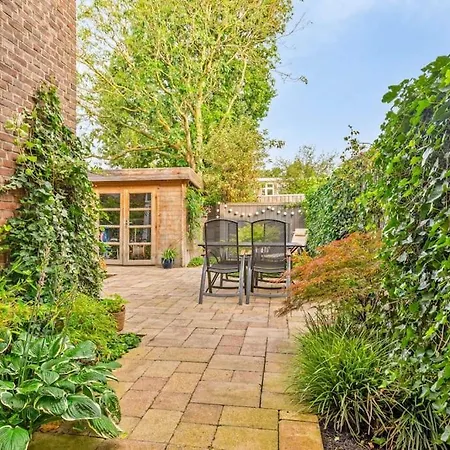 Lovely 2-bed Ground Floor With Backyard Rijswijk