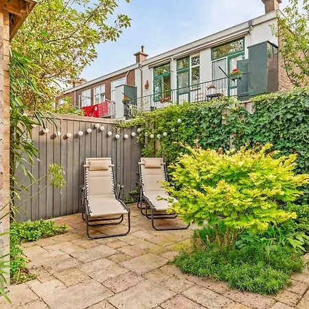Lovely 2-bed Ground Floor With Backyard