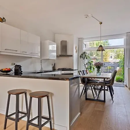 Apartment Lovely 2-bed Ground Floor With Backyard *