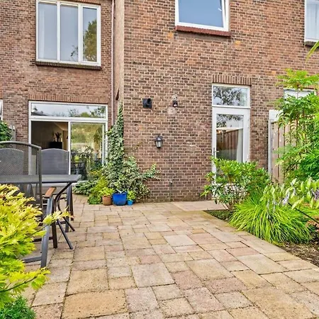 Apartment Lovely 2-bed Ground Floor With Backyard *