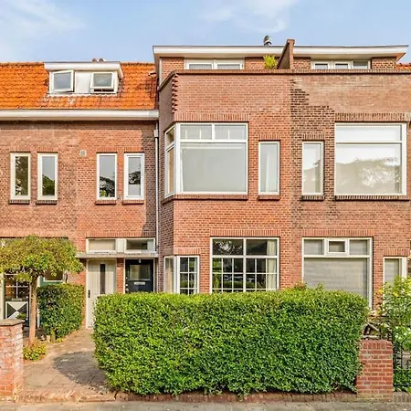 Apartment Lovely 2-bed Ground Floor With Backyard Rijswijk